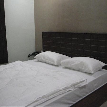 Hotel Confirm Inn Kota Kota  Eksteriør billede